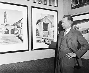 Eliel Saarinen Shown Pointing @ Picture