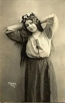 Soprano Prints: Elisabeth Schumann In Gretel Costume