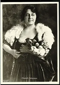 Elisabeth Schumann Holding Roses