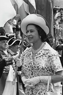 Glove Prints: Elizabeth II In Boston