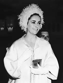 Elizabeth Taylor Attending Premiere