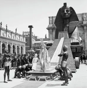 Cleopatra Prints: Elizabeth Taylor as Cleopatra Entering Rome