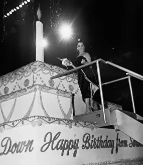 Elizabeth Taylor Cutting Giant Birthday Cake