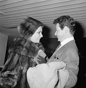 Elizabeth Taylor and Eddie Fisher at Airport