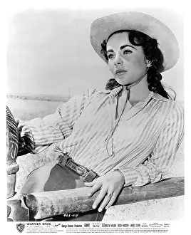 Lac0044 Prints: Elizabeth Taylor In Giant