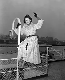 Elizabeth Taylor on Lamp Post