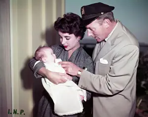 Elizabeth Taylor, Michael Wilding, Baby