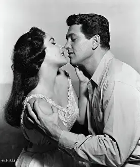 Sundress Prints: Elizabeth Taylor and Rock Hudson in Giant