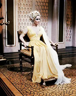 Throne Prints: Elizabeth Taylor Seated on Throne