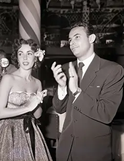 Applauding Prints: Elizabeth Taylor and Stanley Donen Applaud