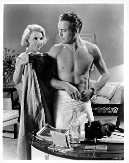 Lac0045 Prints: Elke Sommer And Paul Newman In The Prize