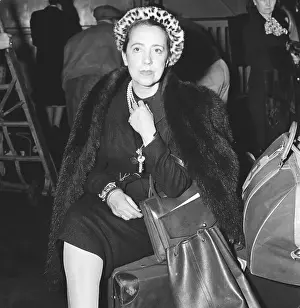 Entrepreneur Prints: Elsa Schiaparelli Arriving in New York