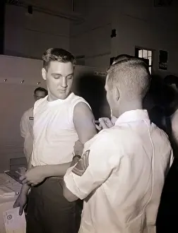 Private Prints: Elvis Presley Given Series Of Shots