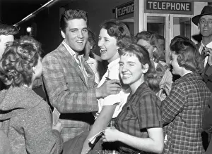 Autographing Prints: Elvis Presley Meeting Autograph Seekers