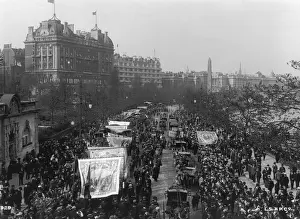 Landscape Vehicle Coach Prints: Embankment March