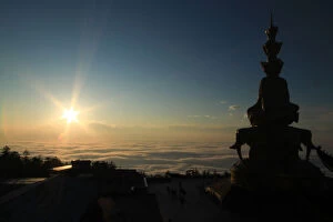 Images Dated 6th November 2009: Emei Shans Golden Summit and Sunset
