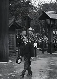 Hirohito Prints: Emperor Hirohito at War Shrine