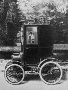 1900 Prints: Enclosed Car