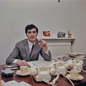 Huty35664 Prints: Engelbert Humperdinck, British Singer