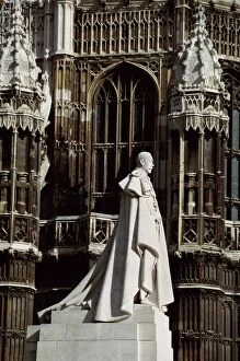 Westminster Abbey Gallery: England, London, Westminster Abbey, exterior and statue