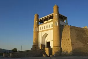 Images Dated 29th September 2013: Entrance to the Ark citadel, Bukhara, Uzbekistan