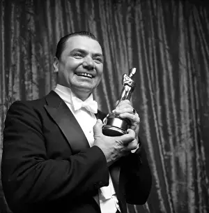 94174688eb Prints: Ernest Borgnine At The Oscars