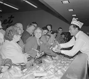 Supermarket Prints: Ernest Borgnine Working at a Supermarket