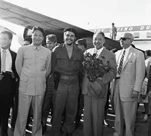 Hospitality Prints: Ernesto Guevara Greets Ambasadors