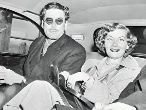 Queens Prints: Errol Flynn and Eve Ashley Riding in Car