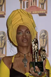 Huty30102 Prints: Erykah Badu Wins At The 12th Annual Soul Train Music Awards
