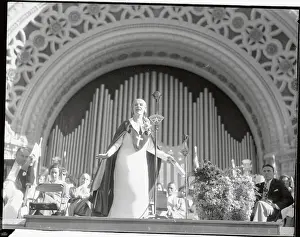 Evangelist Visits World Fair