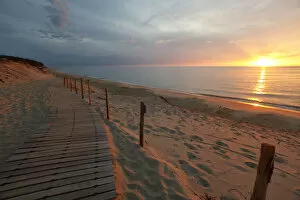 Images Dated 31st August 2011: Evening on the beach in Arcachon, boardwalk, disabled access to the beach, France, Europe
