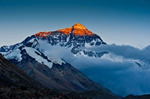 Images Dated 15th June 2010: Evening light cast on top of mount Everest