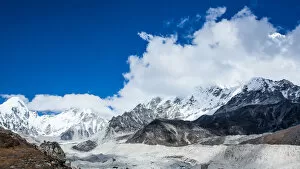 Images Dated 11th October 2016: Everest base camp trek, Himalayas, Khumbu glacier, Nepal, Colour Image, Color Image