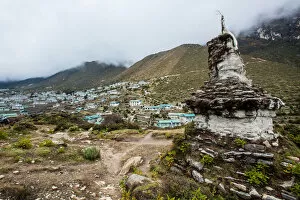 Himalayas Collection: Everest base camp trek, Himalayas, Khumjung, Nepal, Colour Image, Color Image, Photography