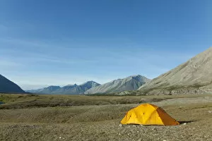 Images Dated 14th August 2010: Expedition tent, arctic tundra, camping, Wind River and Mackenzie Mountains behind