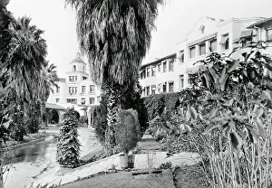Lodgings Prints: Exterior View of the Beverly Hills Hotel