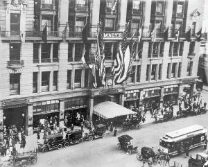 Overhead Prints: Exterior View Of Macy'S In Nyc, 1910