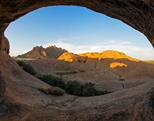 Images Dated 2nd April 2011: The Eye to Spitzkoppe, Panoramic Photo of the Rock Arch at Spiztkoppe, Erongo Region, Namibia