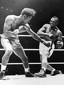 Ezzard Charles Punching Joe Walcott