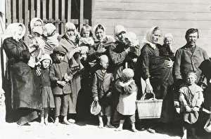 Parenthood Prints: Families Waiting on Bread Line
