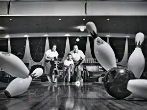 Bowling Alley Prints: Family of Bowlers