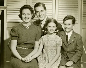 10 11 Years Prints: Family with two children at home, portrait