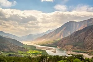 Images Dated 14th March 2016: A famous bend of yangtze river in Yunnan Province, China, first curve of yangtze river, Lijiang