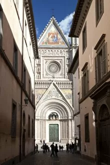 Incidental People Collection: Famous duomo di Orvieto in Umbria Italy