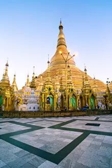 Myanmar Culture Gallery: Famous Shwedagon golden pagoda, Yangon, Myanmar