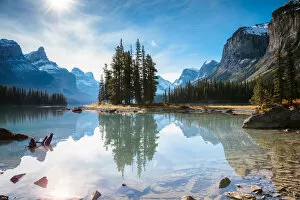 Images Dated 13th April 2018: Famous Spirit Island, Jasper National Park, Canada