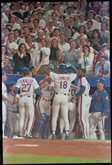 Fans Applauding for Darryl Strawberry