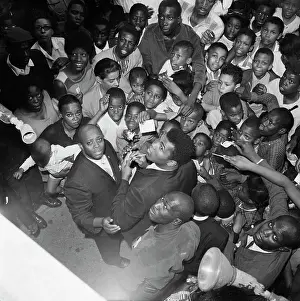 Fans Surrounding Cassias Clay