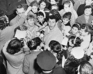Autograph Prints: Fans Surrounding Debbie Reynolds and Eddie Fisher